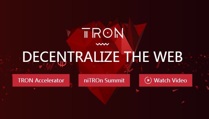 Tron não se abalou com as críticas de seu ex-funcionário