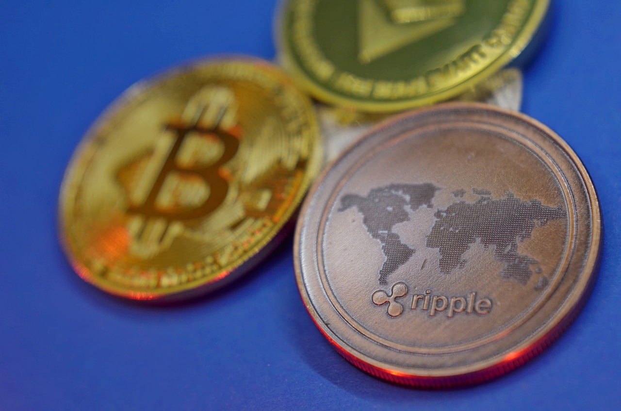Altcoins alternam posições e Bitcoin