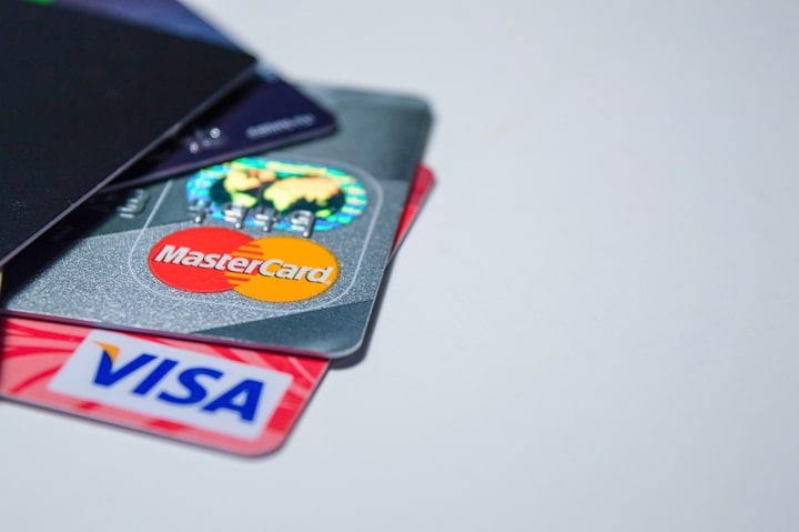 Criptomoedas devem chegar ao Visa e ao Mastercard