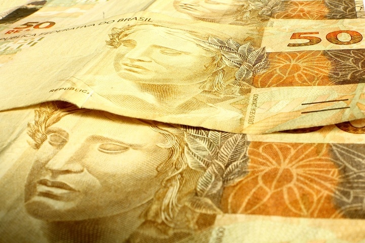 CVM fecha cerco contra empresas