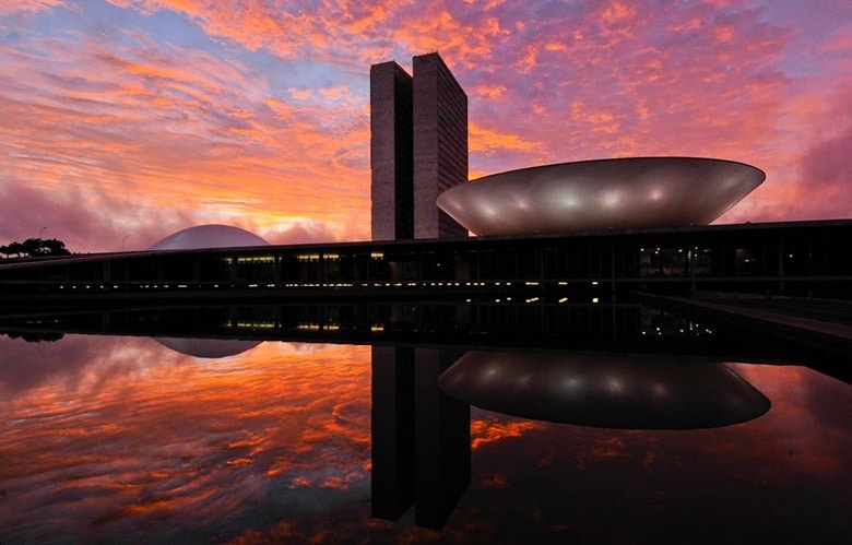 Senado federal discute regulação para criptomoedas