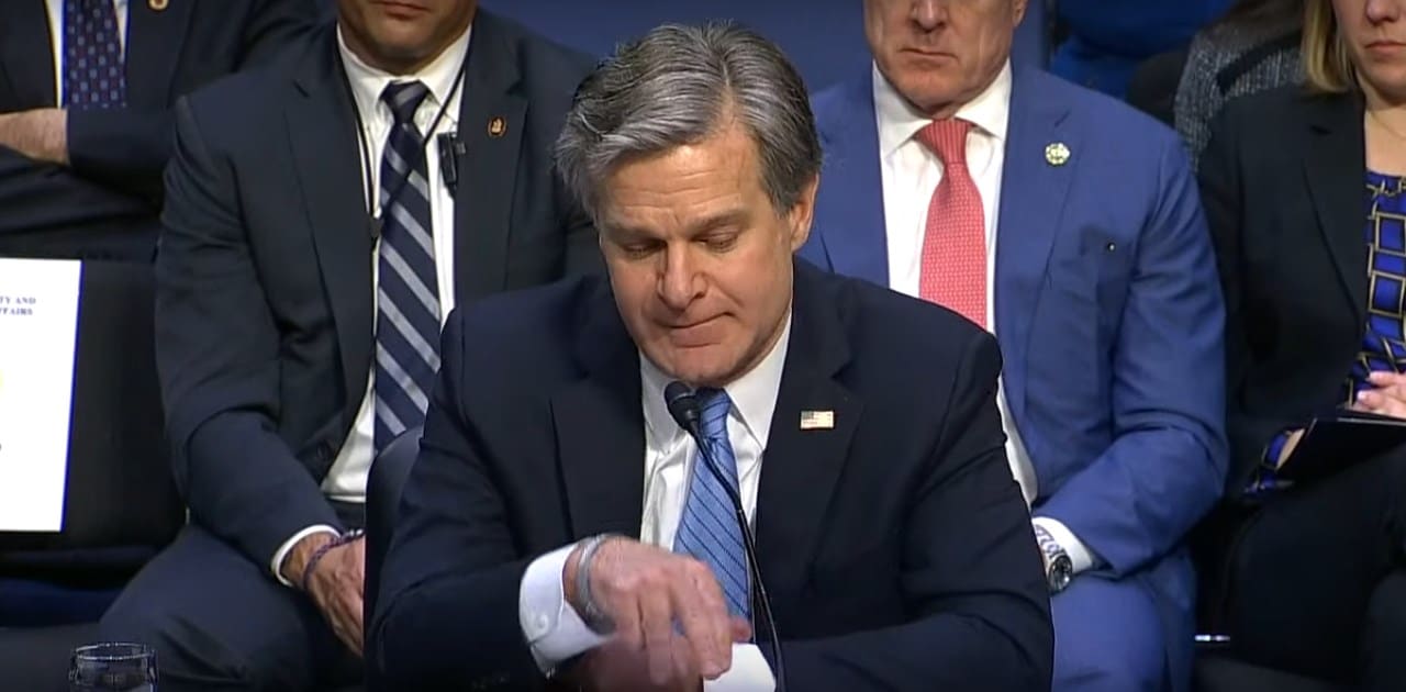 Diretor do FBI afirma que criptomoedas são ameaça crescente