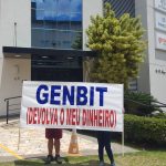 Placa de clientes pede que GenBit devolva dinheiro sócio