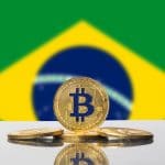 Bitcoin e Bandeira do Brasil - Brasileiros e criptomoedas (criptomoeda pública)