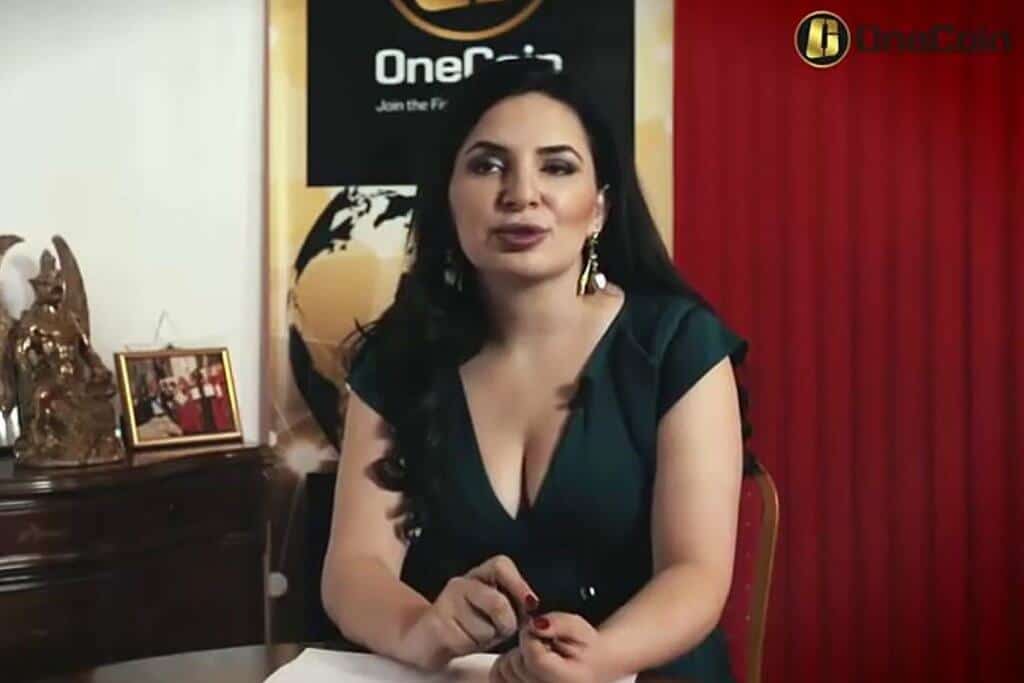 Ruja Ignatova, líder da OneCoin, ainda foragida da polícia.