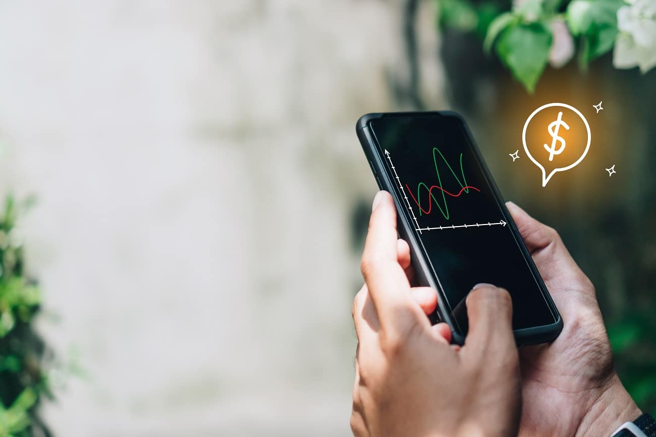 Aplicativo financeiro em celular fintechs no Brasil