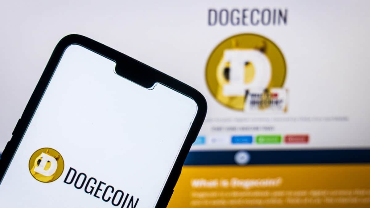 Celular com Dogecoin e Computador também atualização