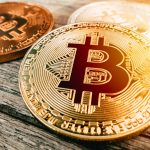 Bitcoin brilhando se move sol