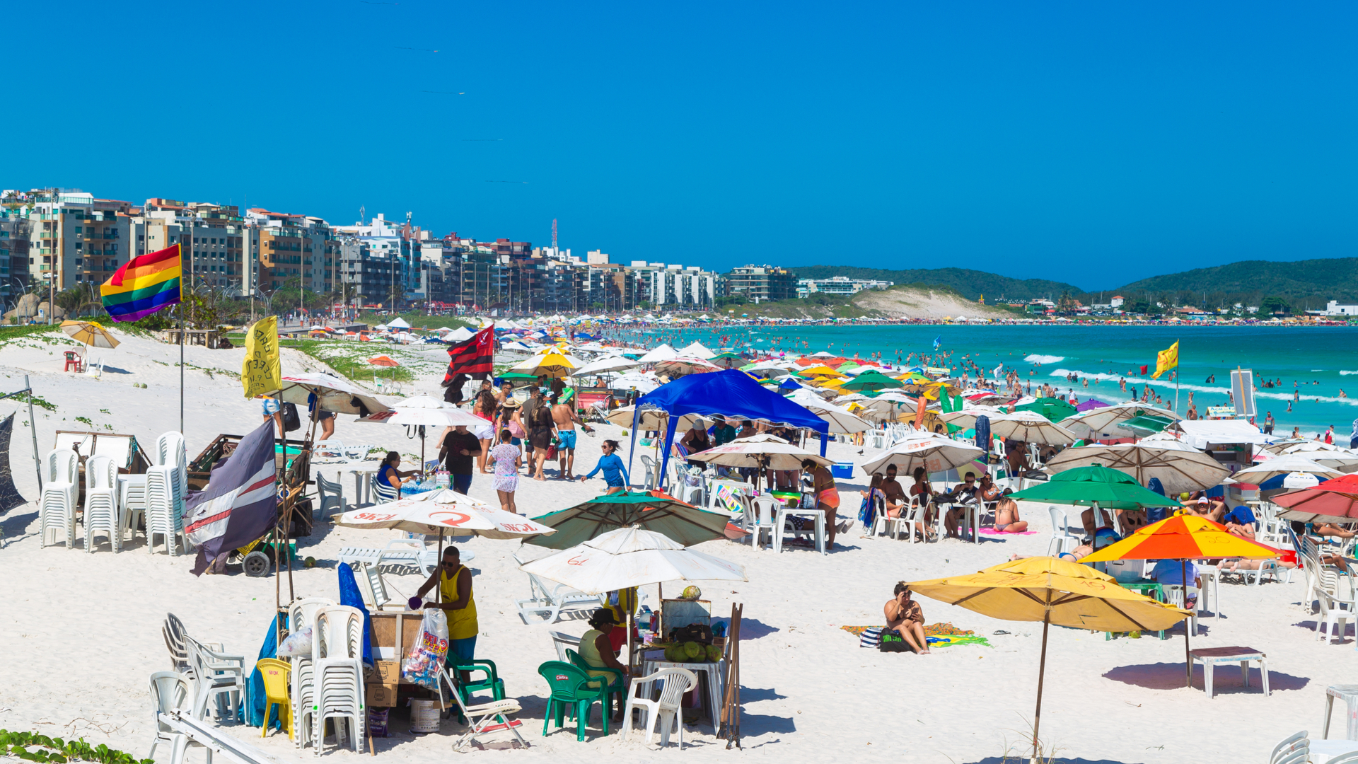 Praia do Forte em Cabo Frio Pirâmide de Bitcoin