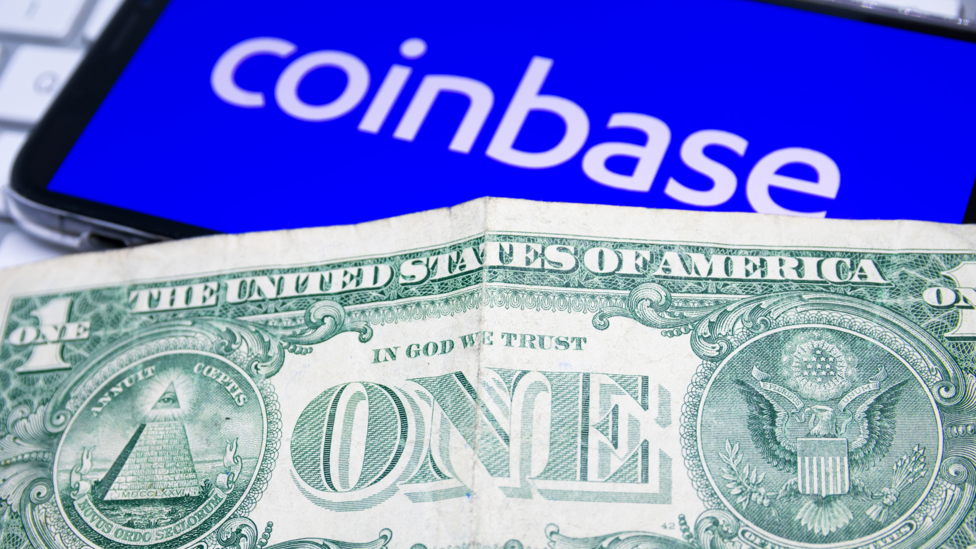 Aplicativo da Coinbase e nota de um dólar