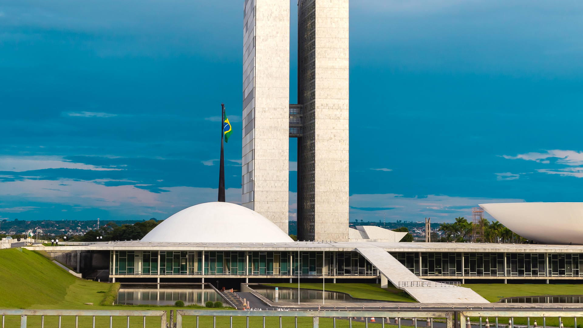 Destaque na cúpula do Senado Federal no edifício do Congresso Nacional