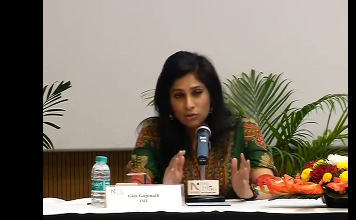Economista-chefe do FMI, Gita Gopinath falou sobre regular e banir criptomoedas