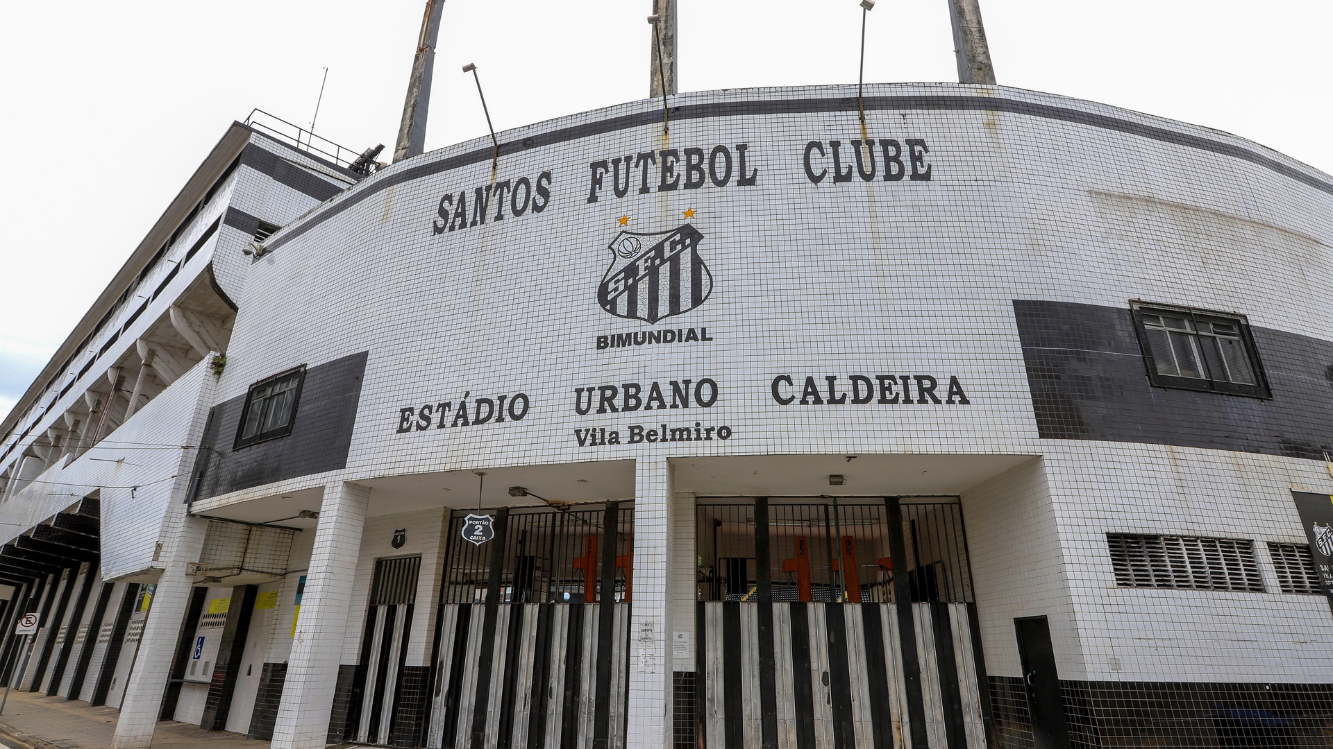 Fachada da Vila Belmiro, estádio do Santos Futebol Clube