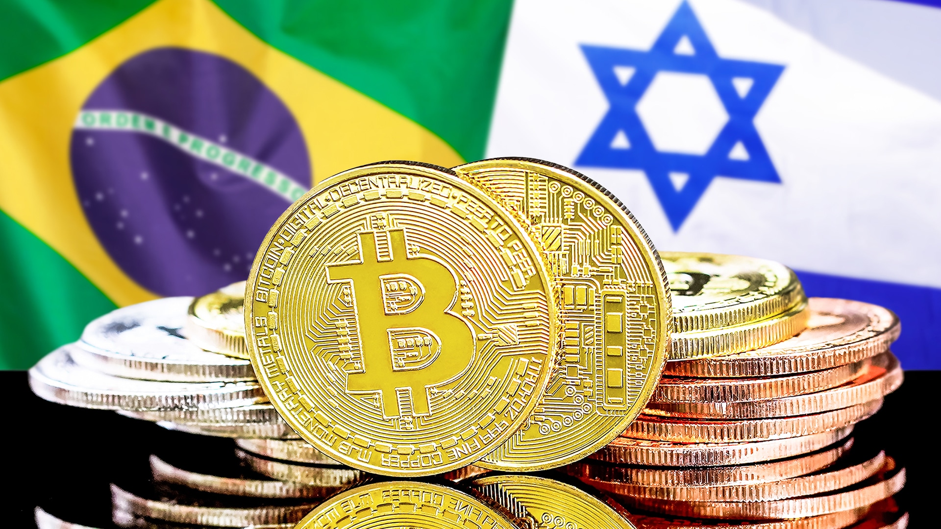 Bandeira do Brasil e de Israel com pilhas de Bitcoin