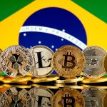Criptomoedas e bandeira do Brasil