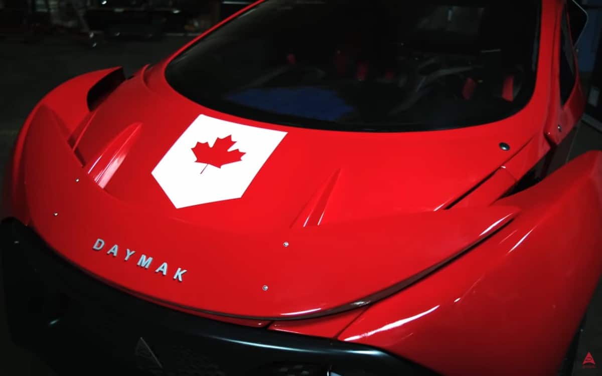 Carro que minera Bitcoin da Daymak