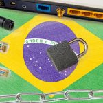 Cadeado, corrente e aparelhos de rede na Bandeira do Brasil