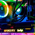 Computador com destaque na placa de vídeo.