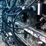 Máquinas de mineração de Bitcoin.