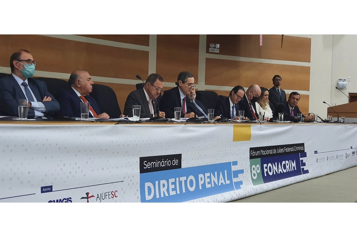 Encontro de juízes federais no TRF4 com presença de Ministros do STJ