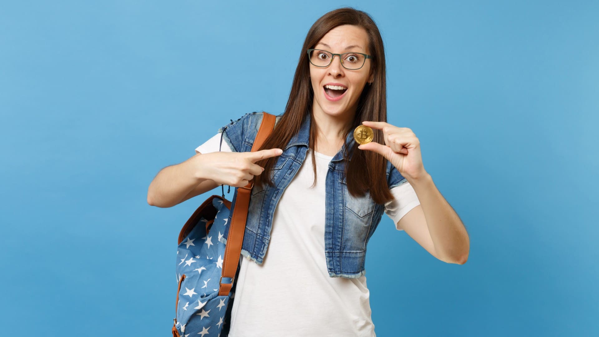 Estudante apontando para o Bitcoin