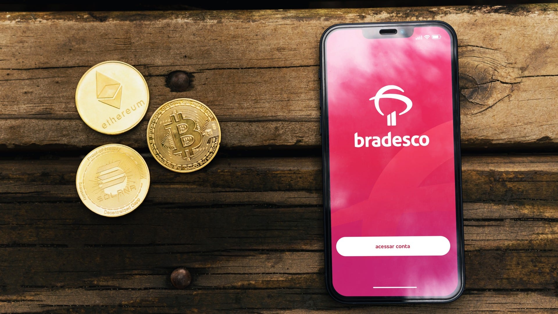 Aplicativo do Bradesco próximo de criptomoedas