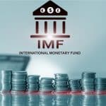 Símbolo do FMI próximo de moedas e calculadora e criptomoedas e bitcoin