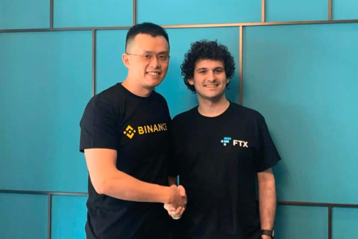 CEO da Binance CZ, ao lado do CEO da FTX, Sam Bankman-Fried