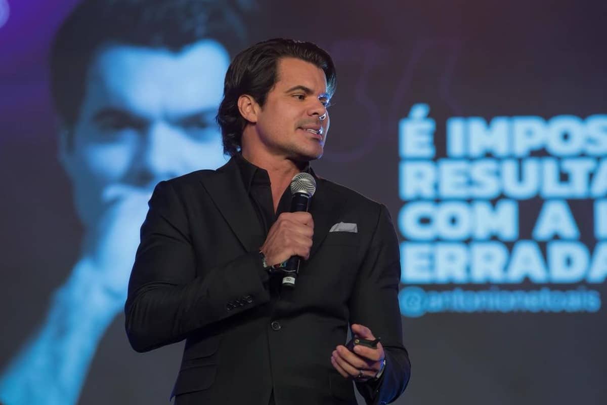 Antonio Neto, fundador e presidente da Braiscompany em palestra motivacional