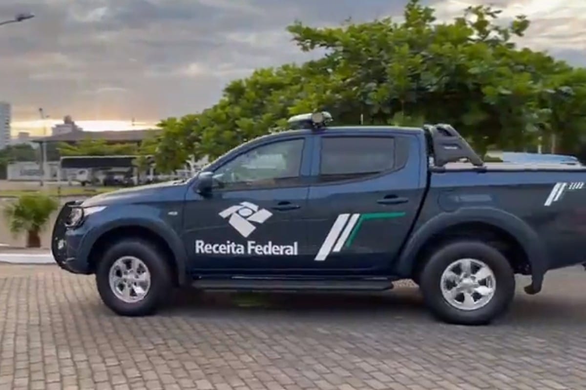 Caminhonete da Receita Federal do Brasil