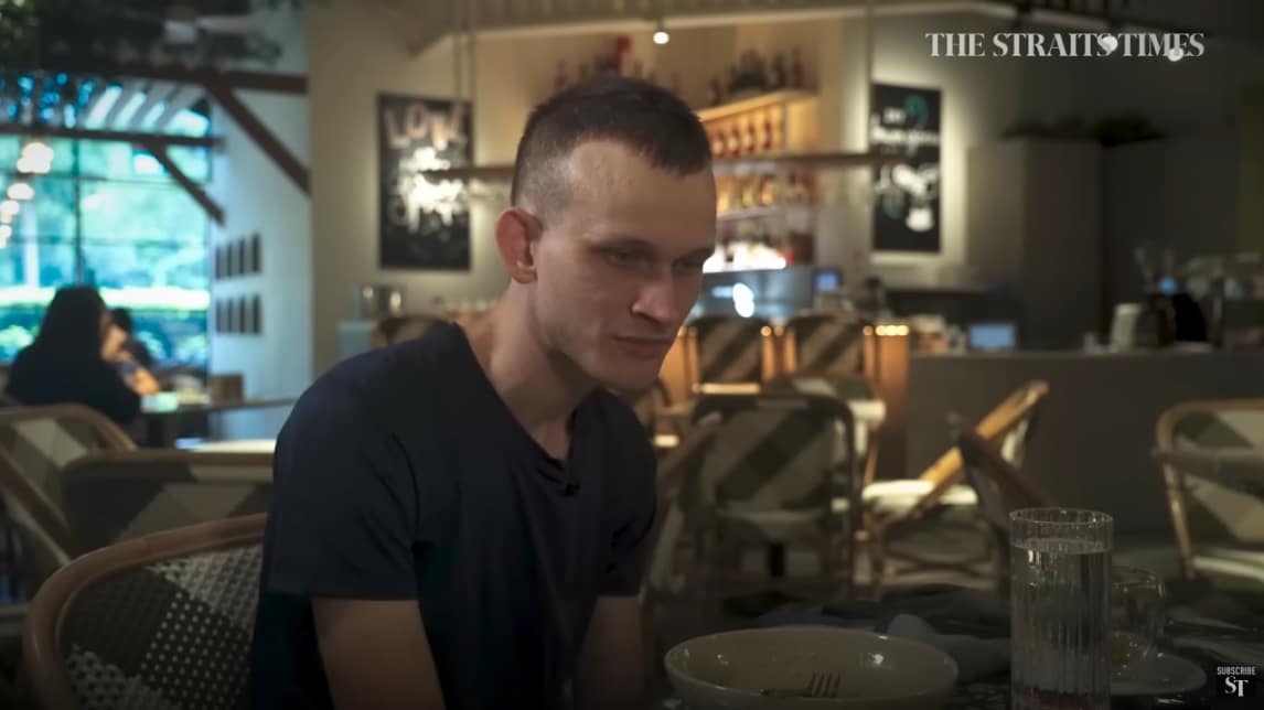 Vitalik Buterin almoçando