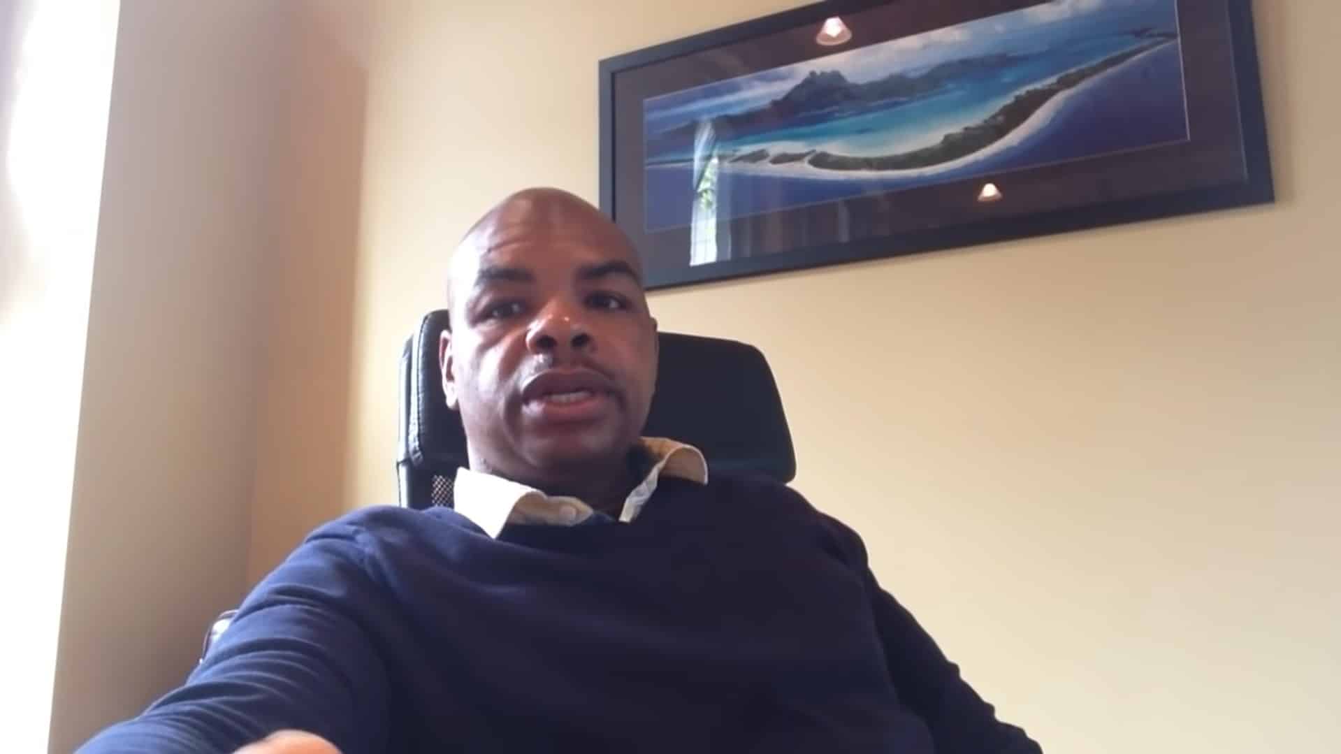 Davinci Jeremie em famoso vídeo de 2013 onde recomendava compra de Bitcoin. Fonte: YouTube/Reprodução.