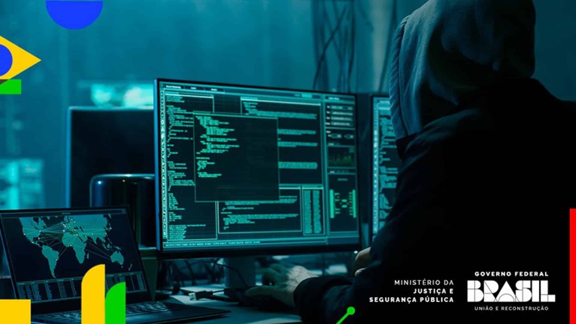 Imagem de hacker com emblema do Ministério da Justiça e Segurança Pública do Brasil