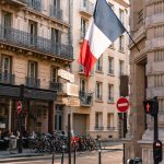 Bandeira da França em edifício