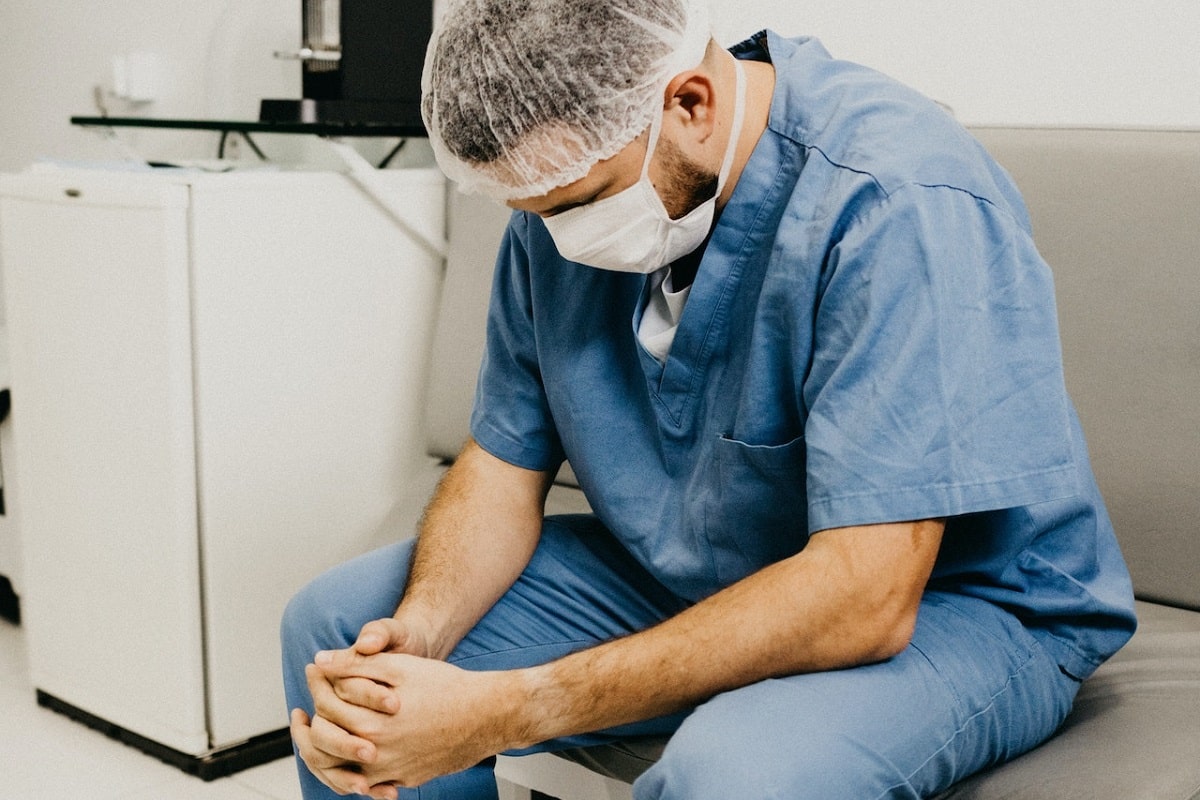 Médico e bitcoin na Binance.