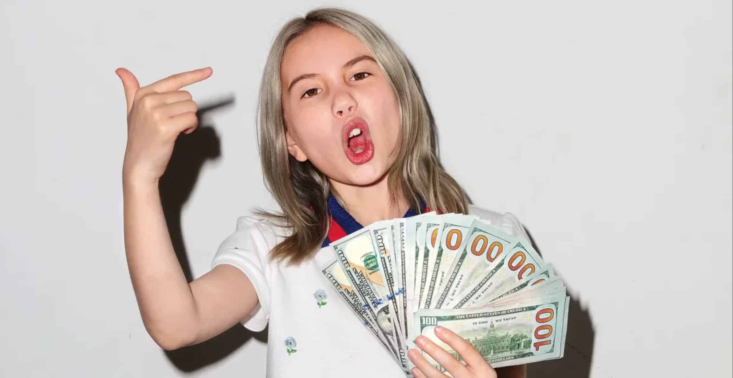 Lil Tay, rapper de 14 anos que foi dada como morta, mas está viva. Fonte: Reprodução.
