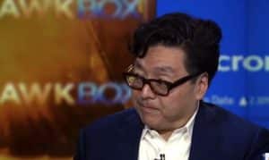 Tom Lee falando sobre Bitcoin, ETF e halving. Fonte: CNBC/Reprodução.