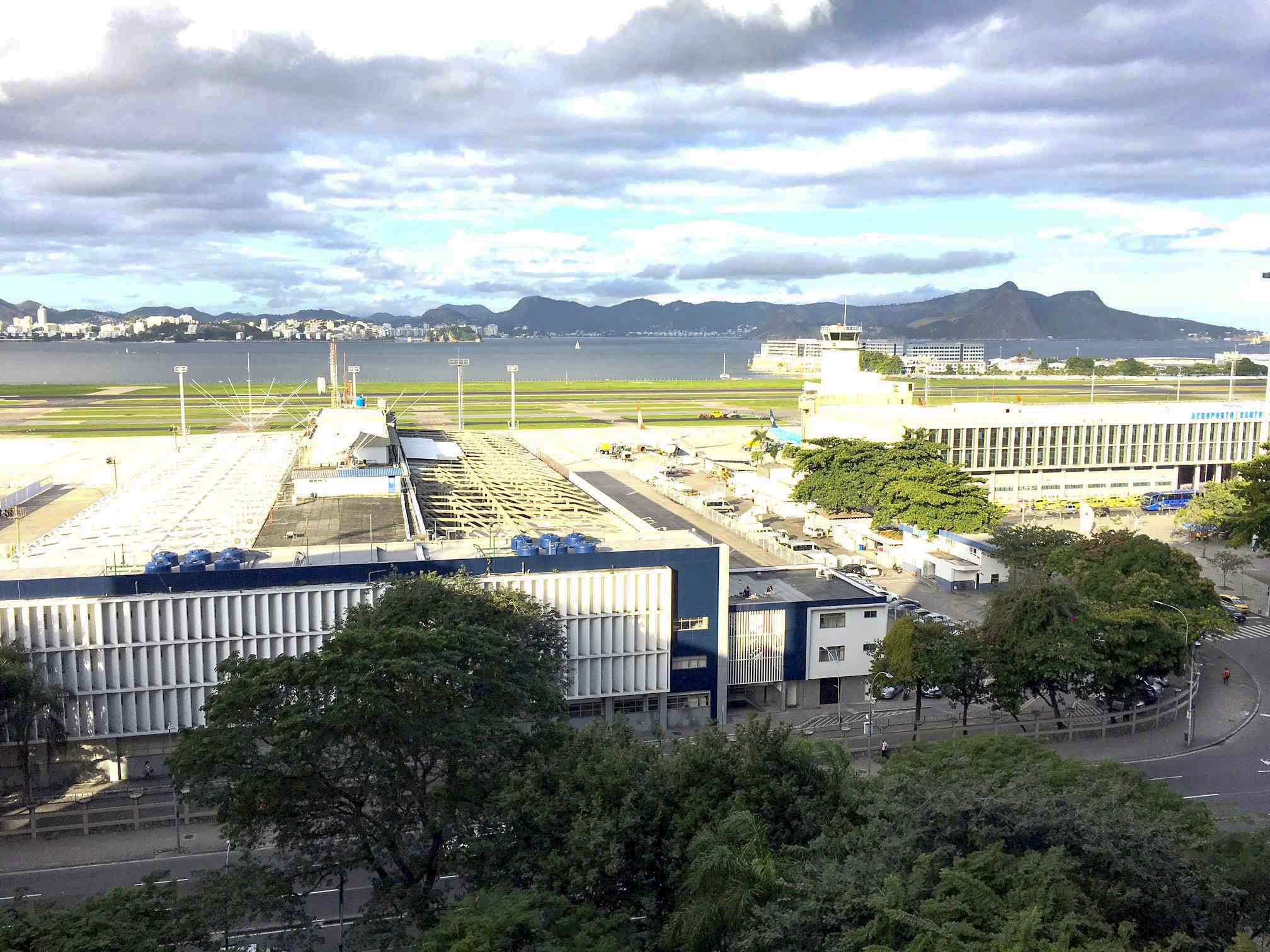 Sala comercial com vista para aeroporto Santos Dumont no Rio está sendo vendida por menos de 1 Bitcoin