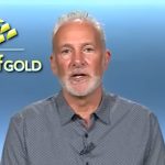 Peter Schiff falando sobre Bitcoin. Fonte: YouTube/Reprodução.