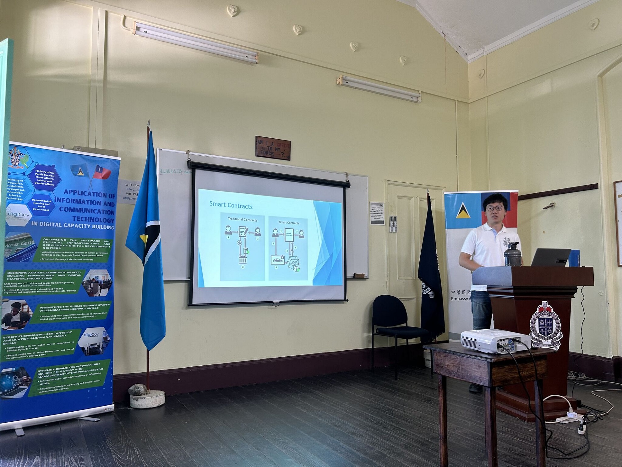 Postagem na conta do LinkedIn de Lin Rui-siang sobre seu curso de treinamento em crimes cibernéticos e criptomoedas para a polícia em Santa Lúcia.