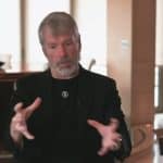 Michael Saylor, fundador da MicroStrategy, diz que pioneiros do Bitcoin são paranoicos. Fonte: YouTube/Reprodução.