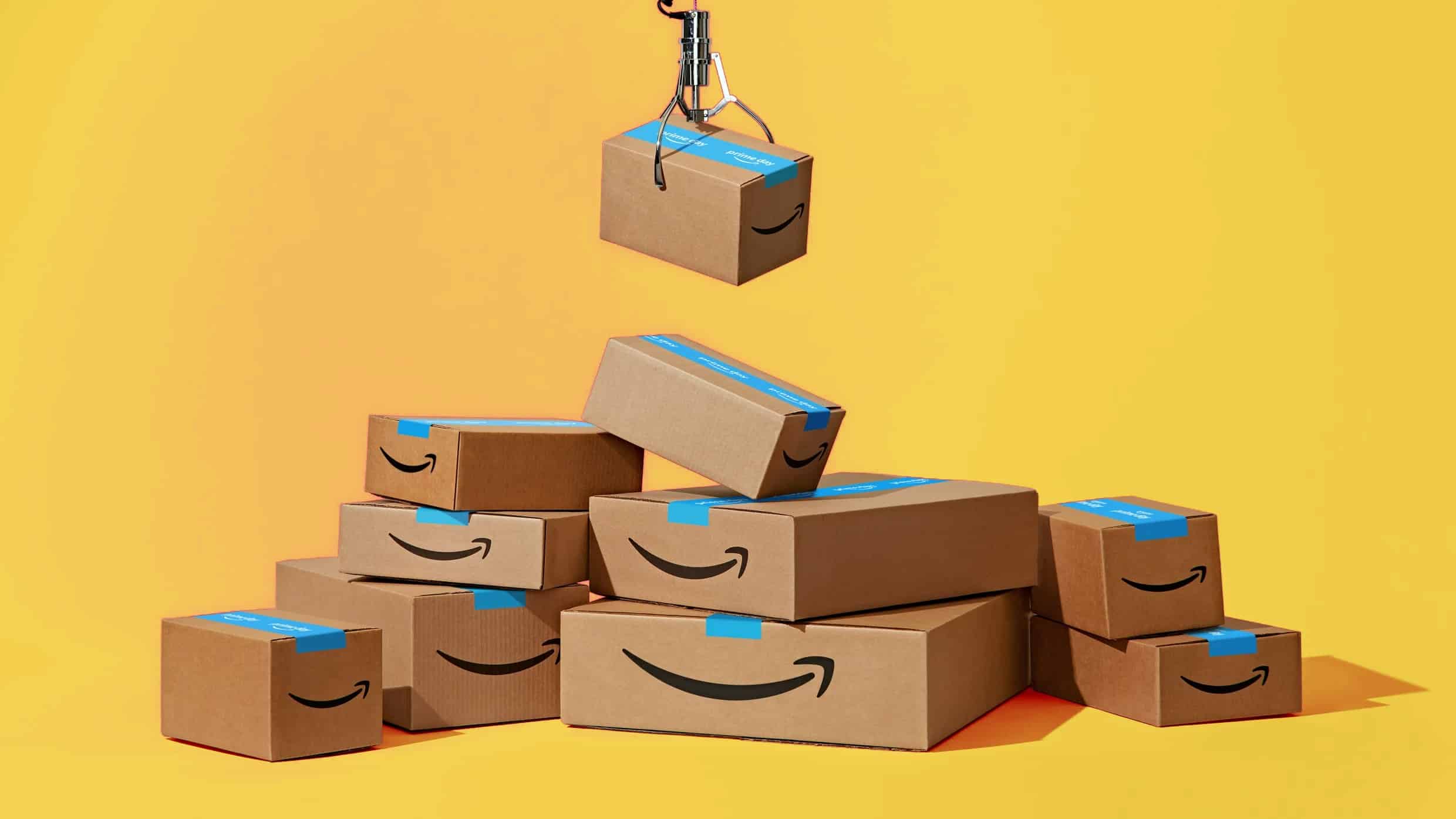 Caixas Amazon com fundo laranja (Amazon)