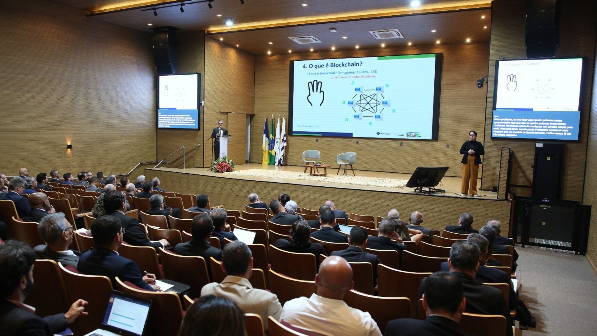 Auditor da Receita Federal do Brasil explicou como o fisco brasileiro utiliza a tecnologia blockchain no país