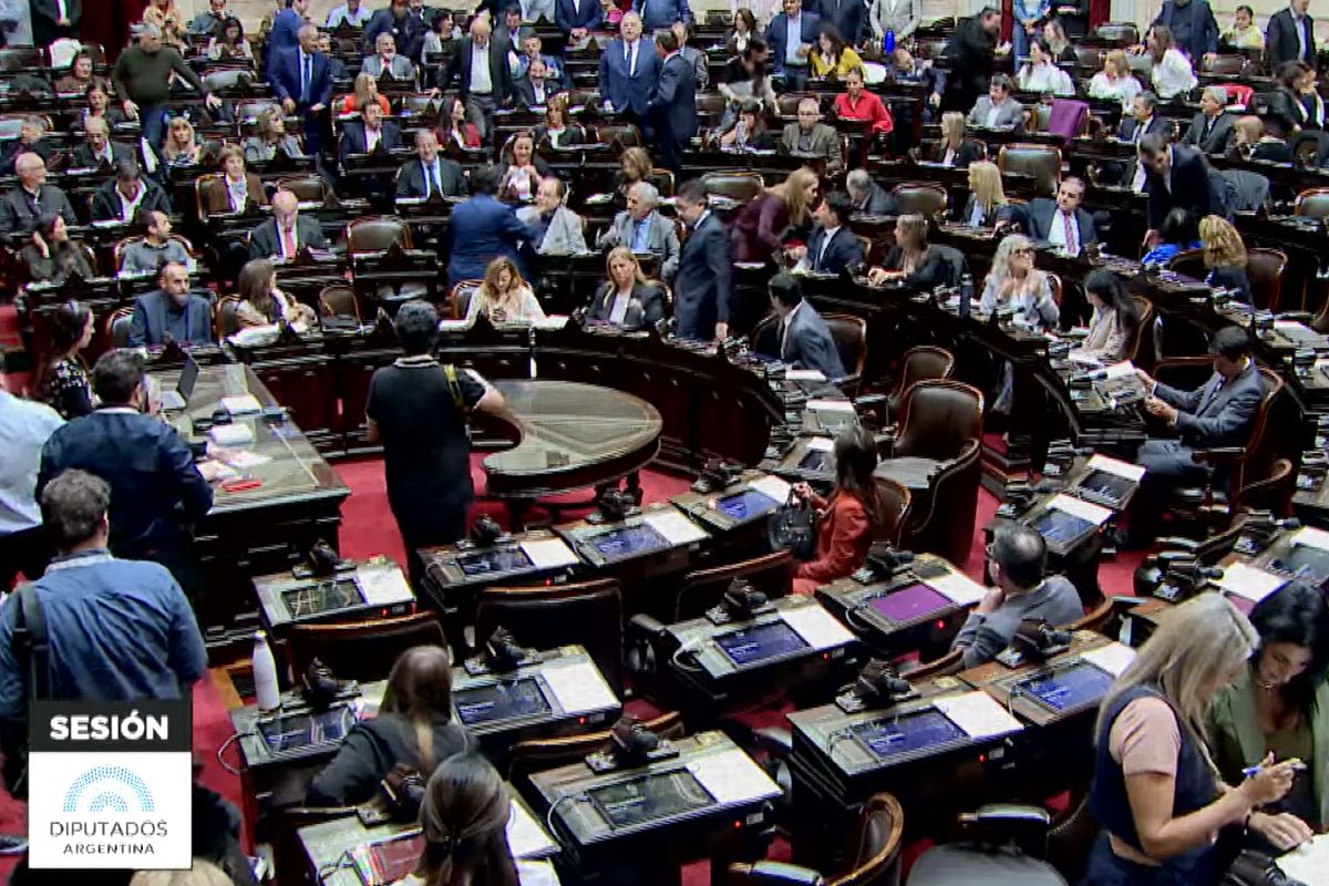 Plenário da Câmara de Deputados da Argentina no dia 8 de abril de 2025, votações sobre memecoin Libra Javier Milei