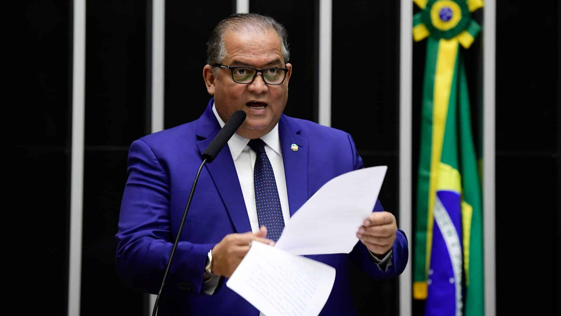 Senador Eduardo Gomes blockchain cartórios contratos inteligentes