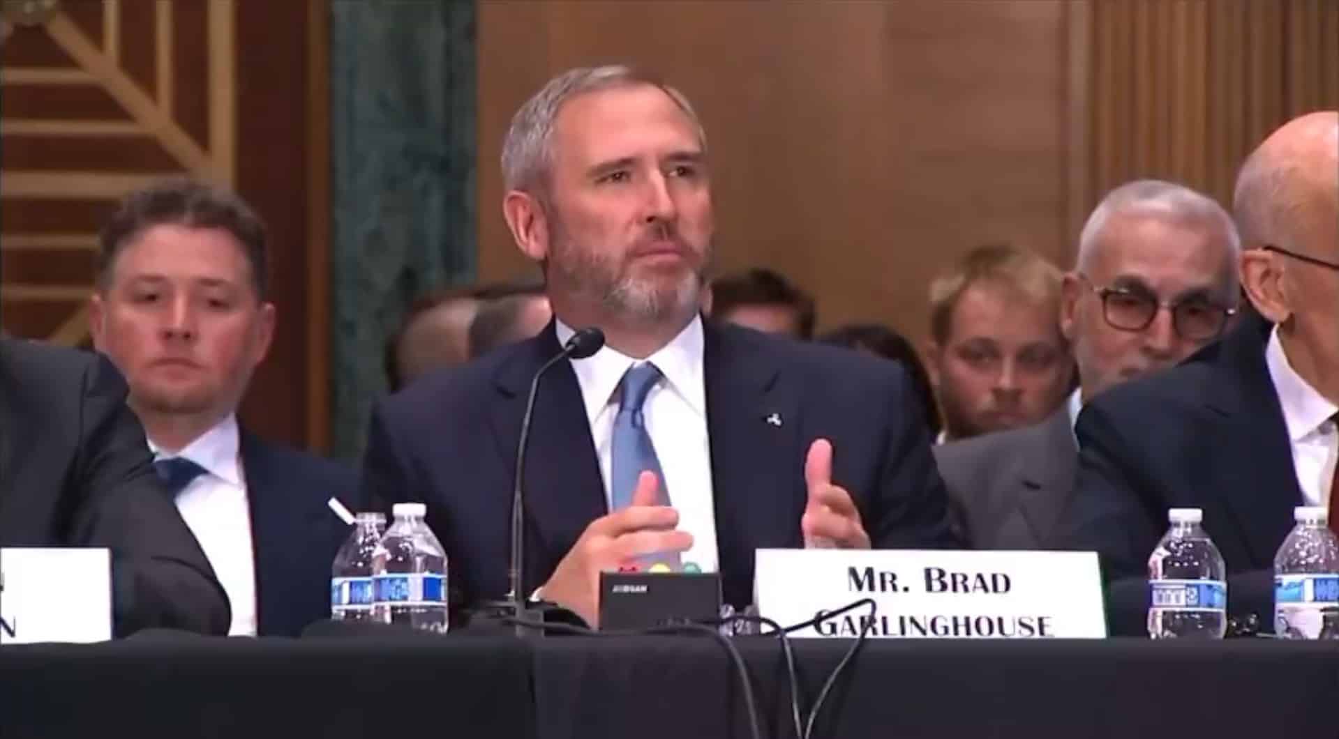 Brad Garglinghouse, CEO da Ripple (XRP) no congresso americano. Fonte: Reprodução.