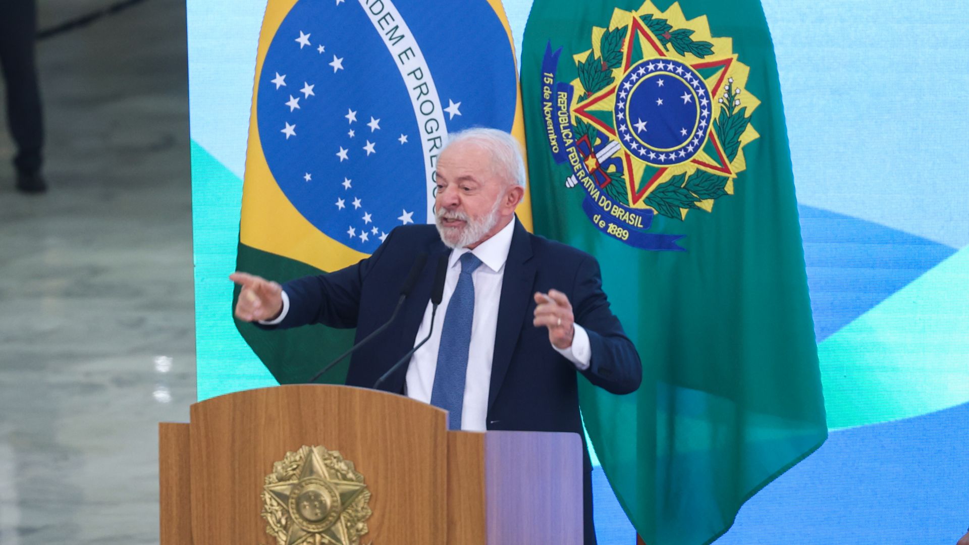 Presidente do Brasil liberou servidoras para evento internacional de criptomoedas Lula