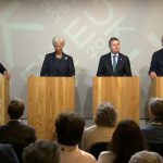 Christine Lagarde, presidente do Banco Central Europeu, Paschal Donohoe, presidente do Eurogrupo, Valdis Dombrovskis, comissário da União Europeia, e Pierre Gramegna, diretor-gerente do Mecanismo Europeu de Estabilidade (MEE)