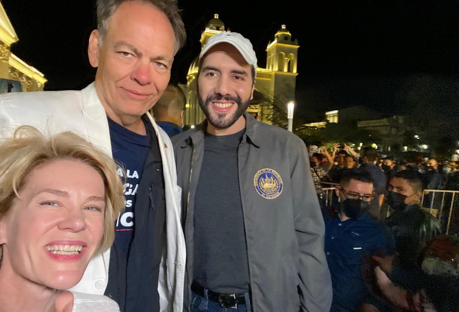 Stacy Herbert, Max Keiser e Nayib Bukele. Fonte: Redes sociais/Reprodução.