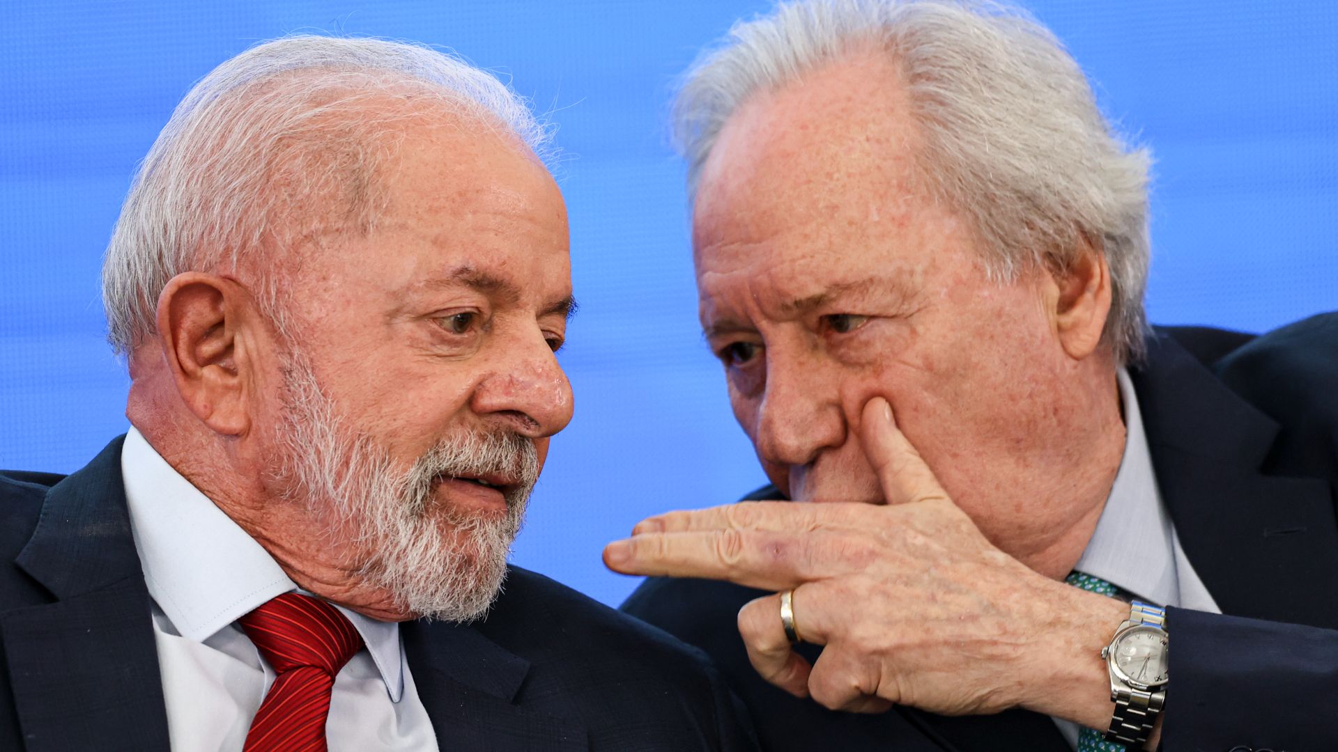 O presidente Luiz Inácio Lula da Silva e o ministro da Justiça, Ricardo Lewandowski, participam do evento Transformação Digital: um governo para cada pessoa, no Palácio do Planalto. Foto: Marcelo Camargo/Agência Brasil rastrear bitcoin e criptomoedas